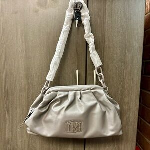 Badgley Mischka NWT Grey Faux Vegan Leather Chain Strap Wrapped Frame Clutch